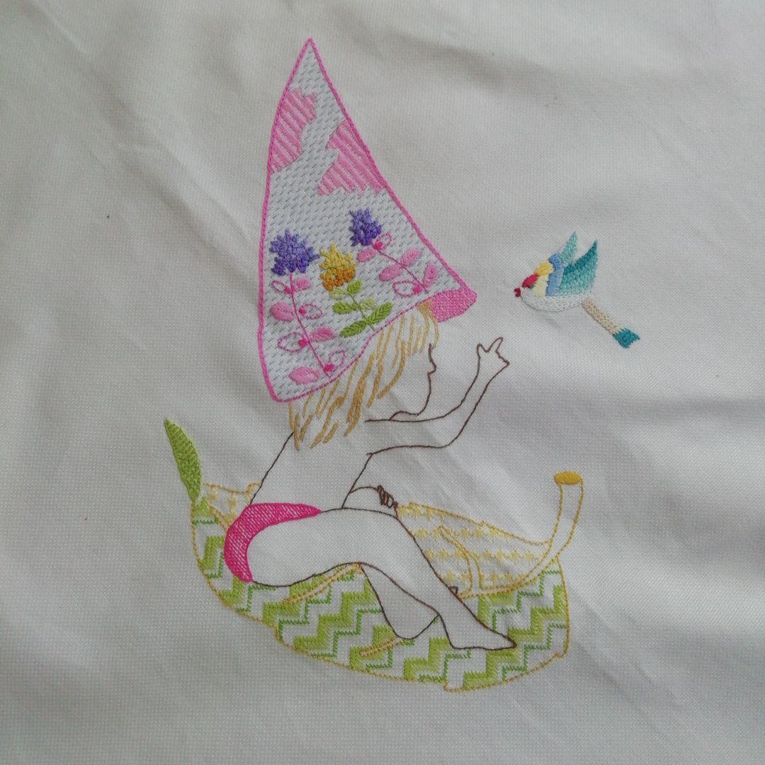 戸塚刺繍テーブルクロス　ソファーカバー　テーブルセンター　フランス刺繍