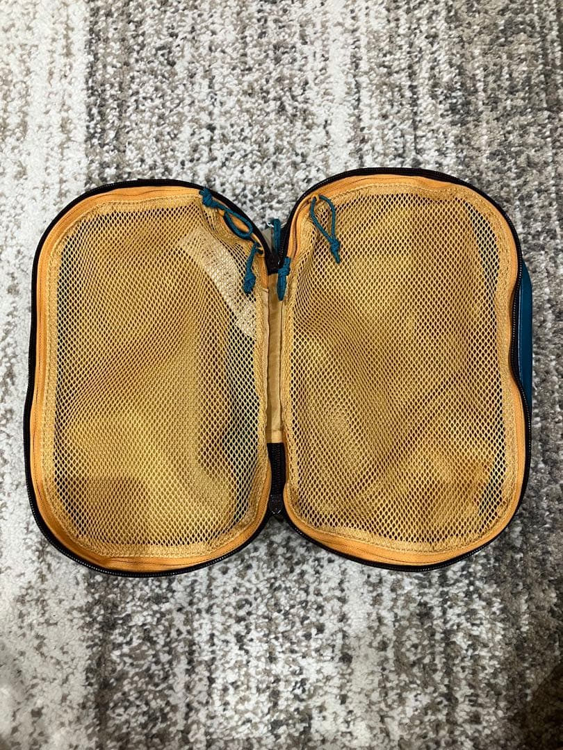 新品タグ付き　patagonia ブラックホールキューブ　ミディアム