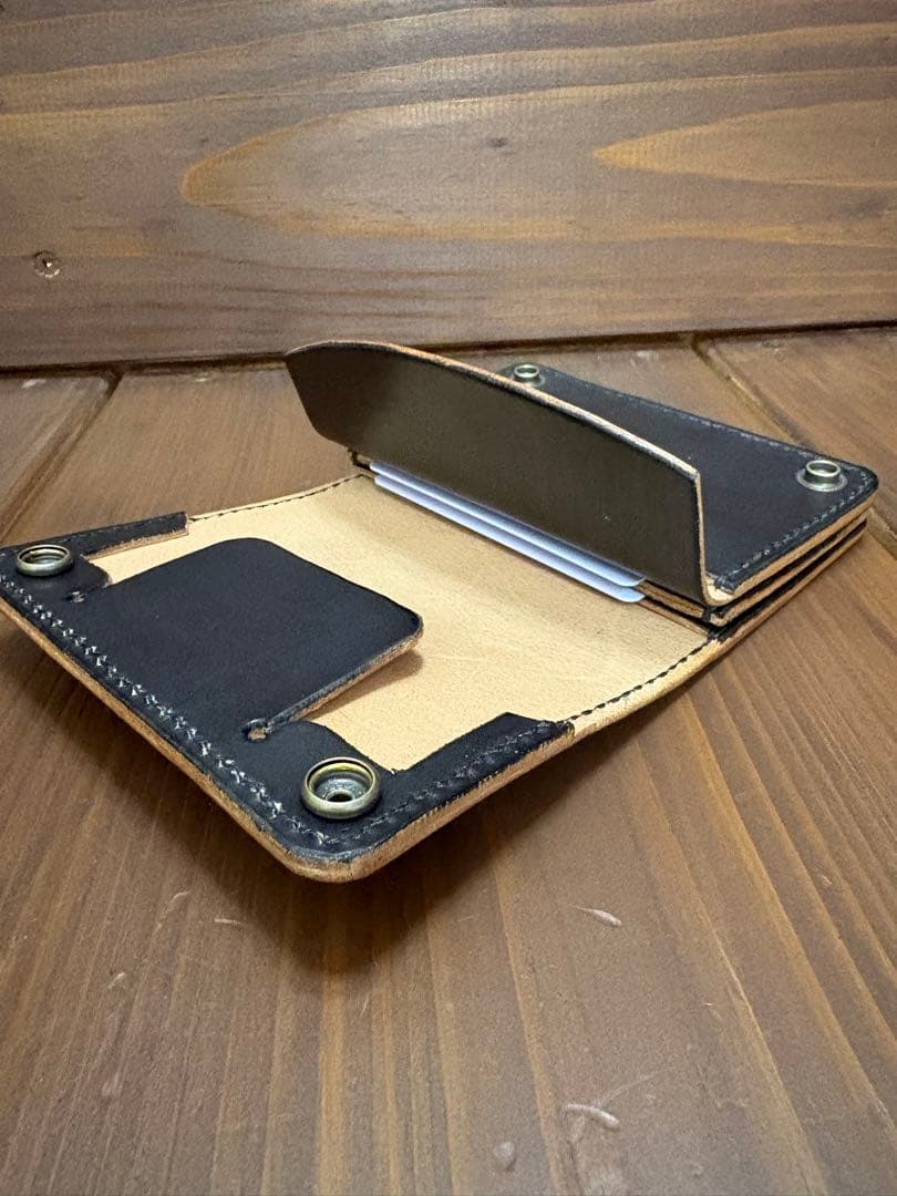 ショートトラッカーウォレット本革丘染めブラック茶芯　Trucker Wallet