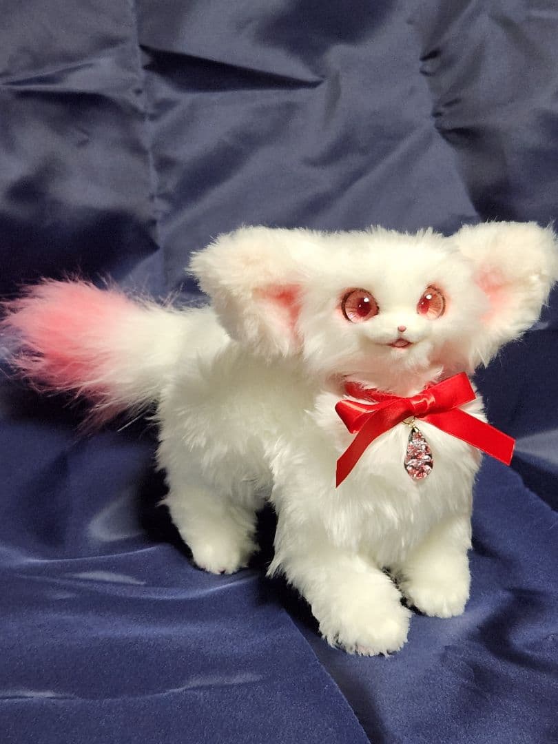 アートドール　赤い鉱石の守護幻獣　ぬいぐるみ