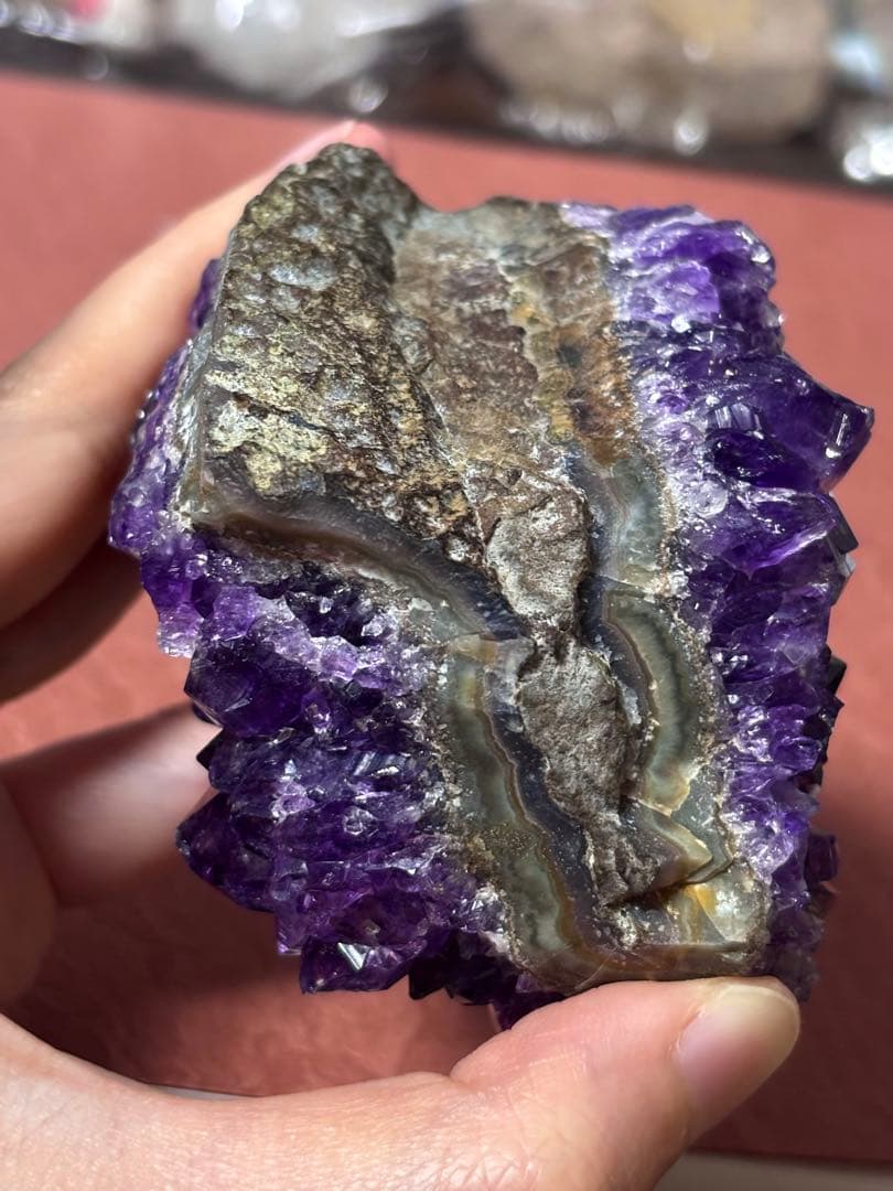 【希少な形状】アメジストクラスター コブ状結晶(ウルグアイ産) 根本から紫結晶