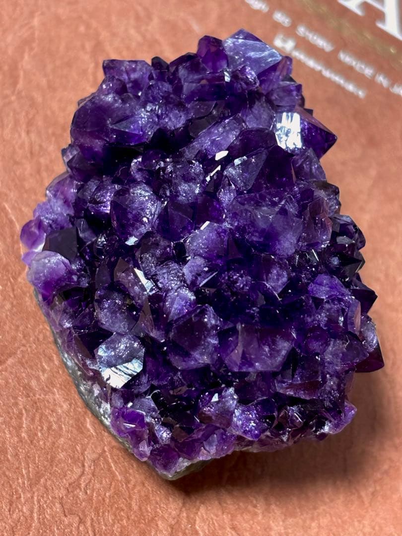 【希少な形状】アメジストクラスター コブ状結晶(ウルグアイ産) 根本から紫結晶