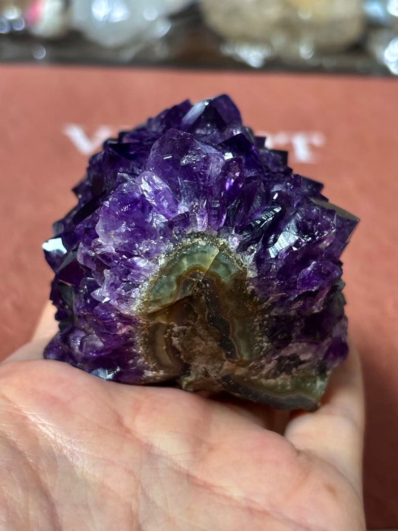 【希少な形状】アメジストクラスター コブ状結晶(ウルグアイ産) 根本から紫結晶