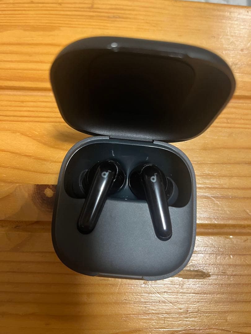 Anker ワイヤレスイヤホン ブラック ケース付き