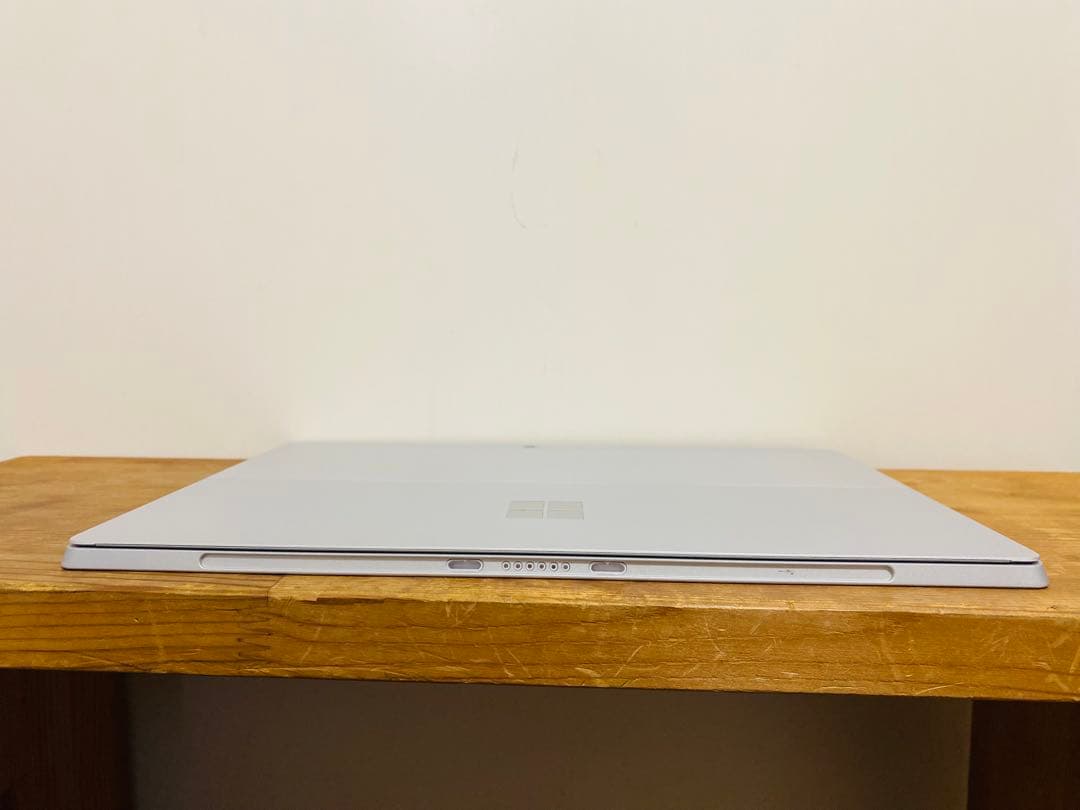 Microsoft Surface Pro 4 メモリ：8GB SSD256GB