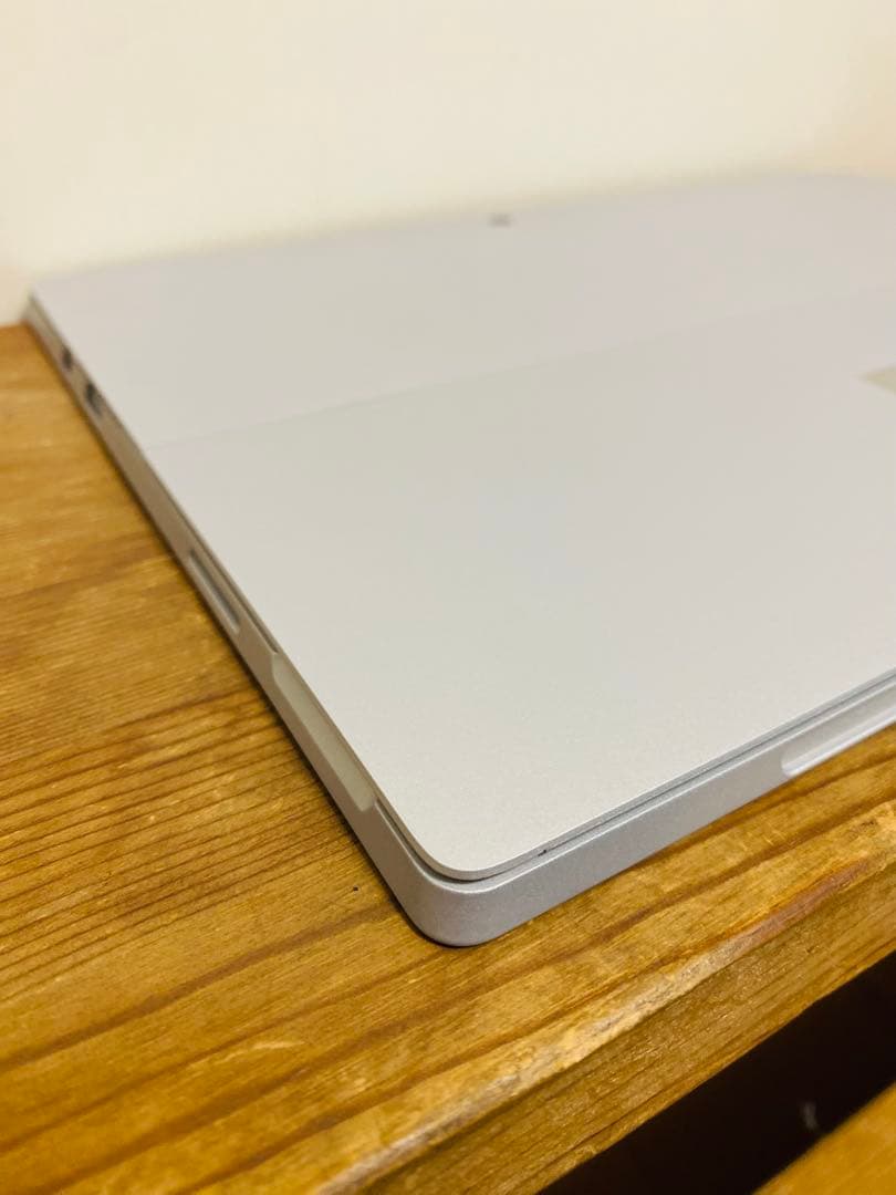 Microsoft Surface Pro 4 メモリ：8GB SSD256GB