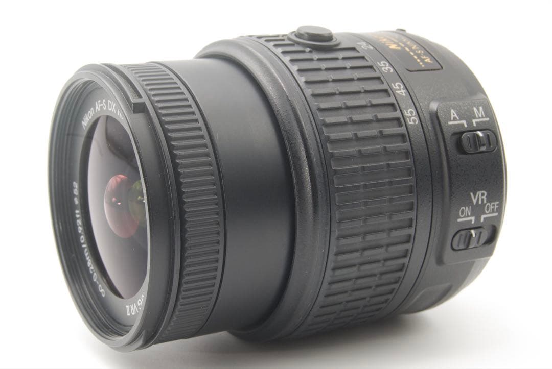 Nikon D5500 標準レンズキット　一眼レフ　赤　スマホ転送　手ぶれ補正