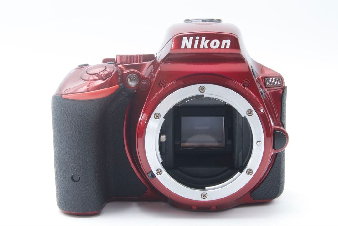 Nikon D5500 標準レンズキット　一眼レフ　赤　スマホ転送　手ぶれ補正