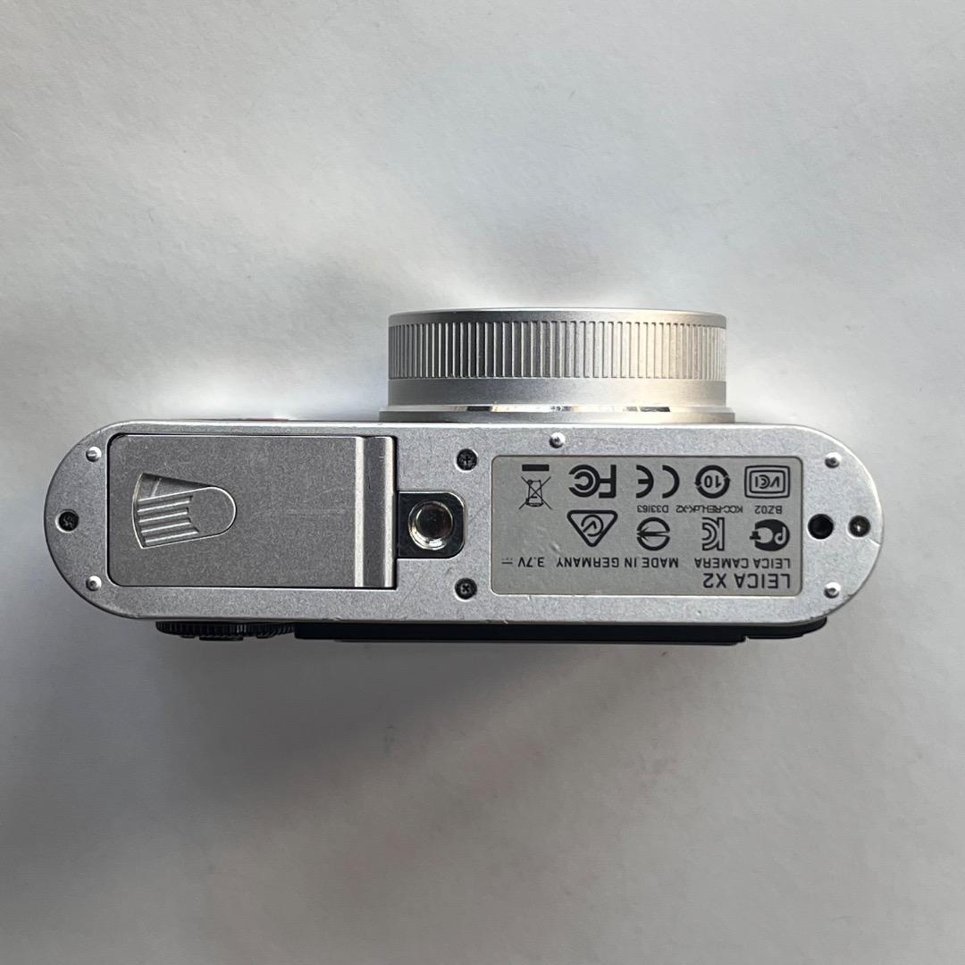 ライカ LEICA X2シルバー＋LEICA EVF2（本革ハーフケース・他）