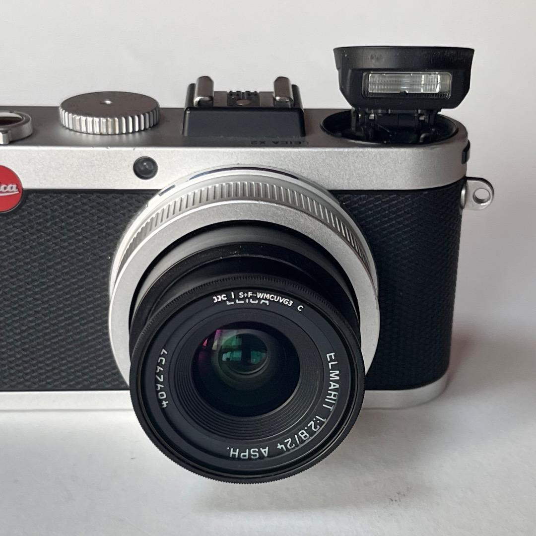 ライカ LEICA X2シルバー＋LEICA EVF2（本革ハーフケース・他）
