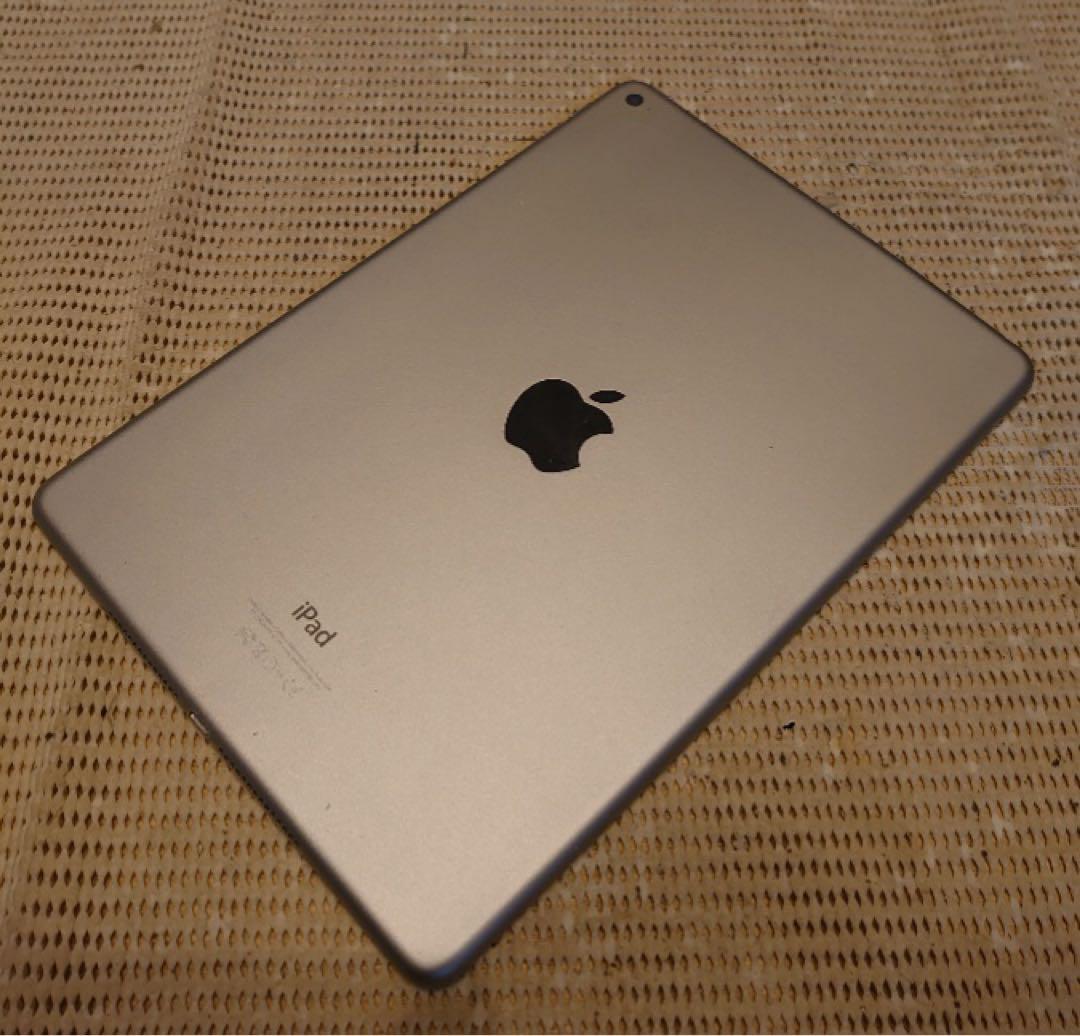 Q10AD 完動品iPad Air2(A1567)本体16GBゴールド送料込au