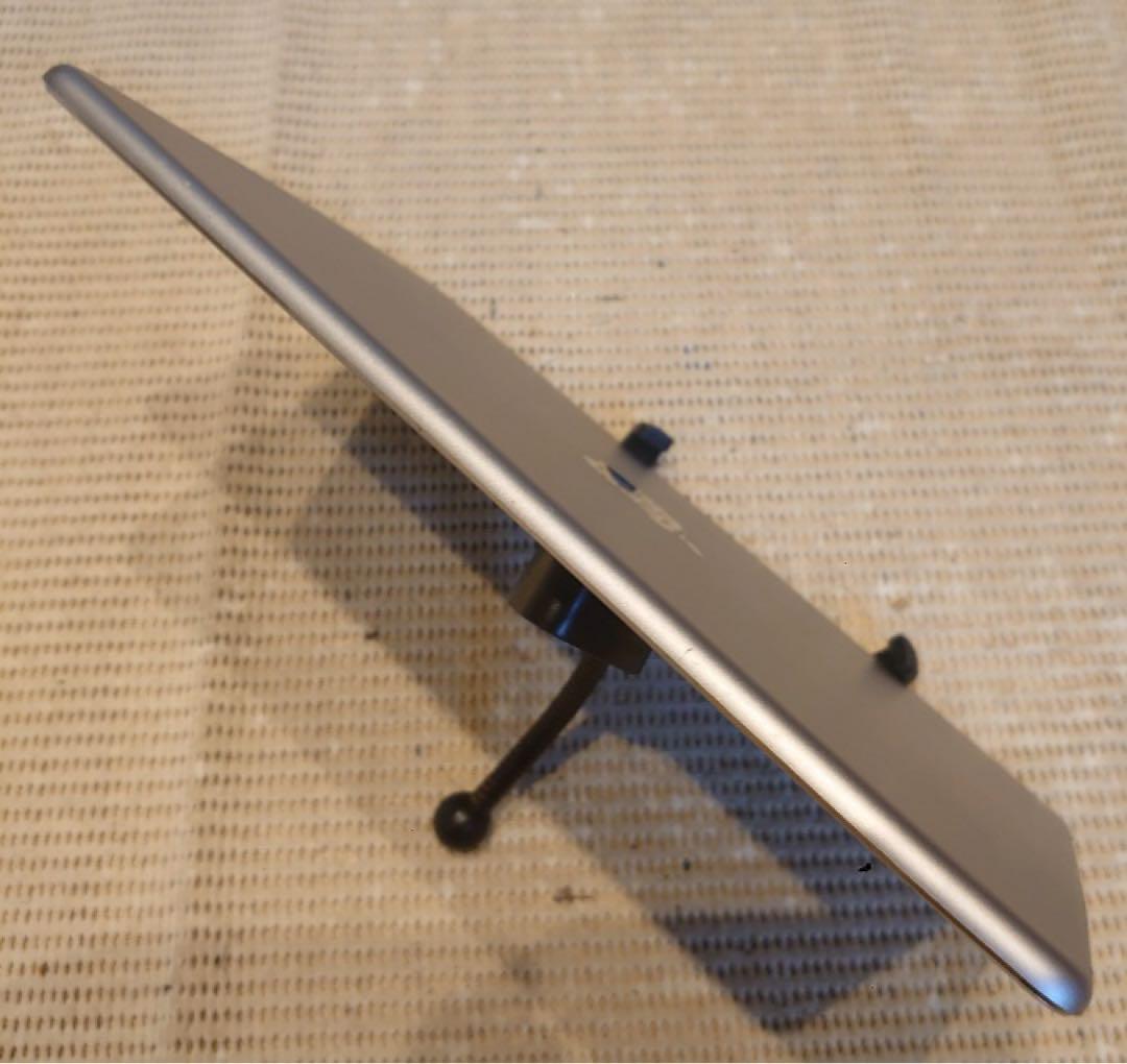 Q10AD 完動品iPad Air2(A1567)本体16GBゴールド送料込au