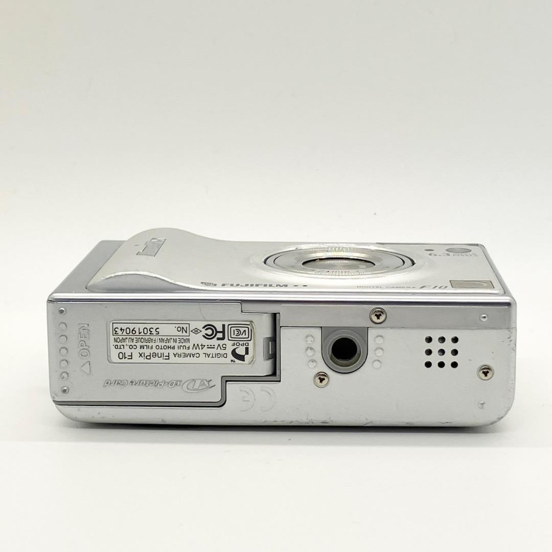 ⭐️名機CCDモデル⭐️FUJIFILM FinePix F10 シルバー 匿名