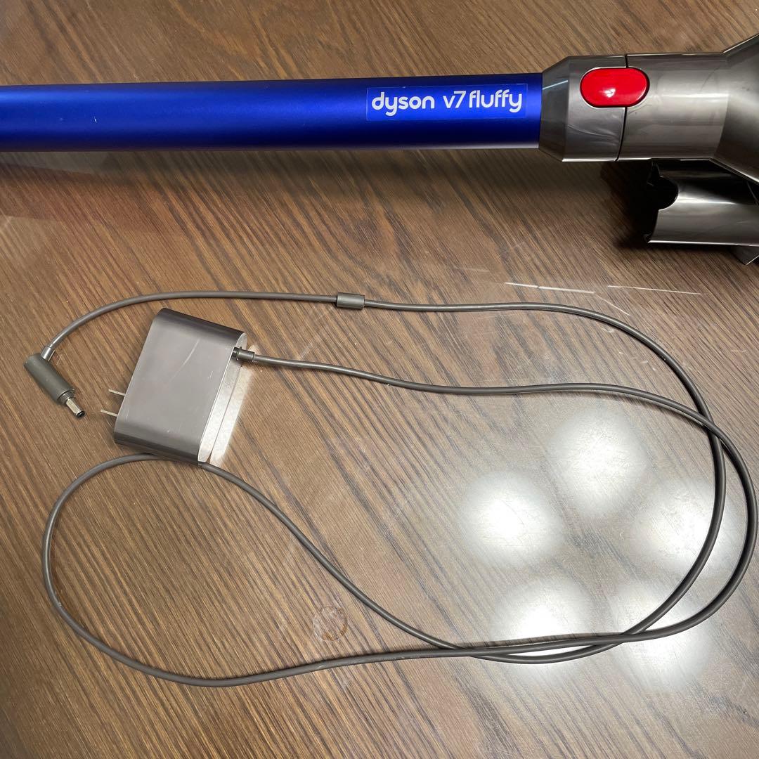 Dyson V7 Fluffy コードレス掃除機 9点セット説明書・保証書付き