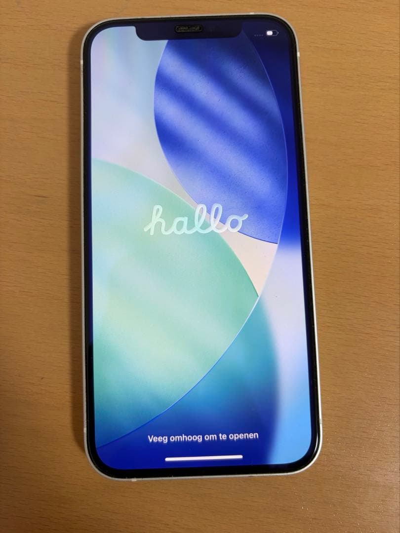 Apple iPhone 12 本体 ホワイト　ケースや充電器の付属品あり