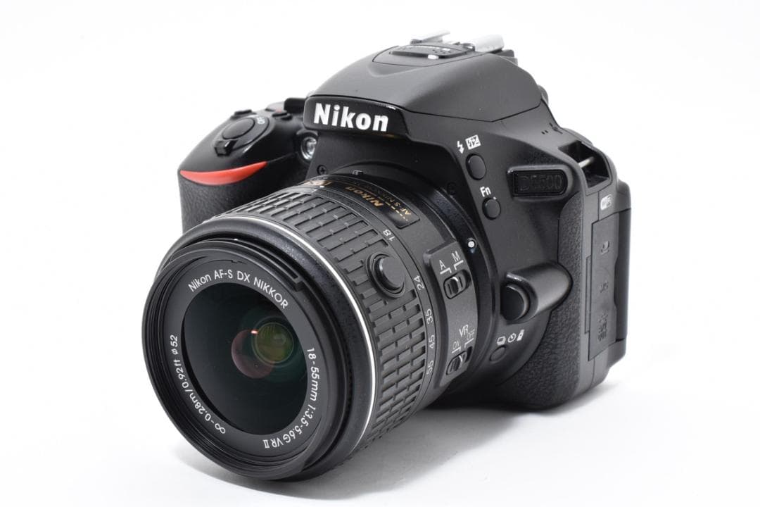 《 美品 》　ニコン　Nikon D5500 レンズセット　動作確認済み