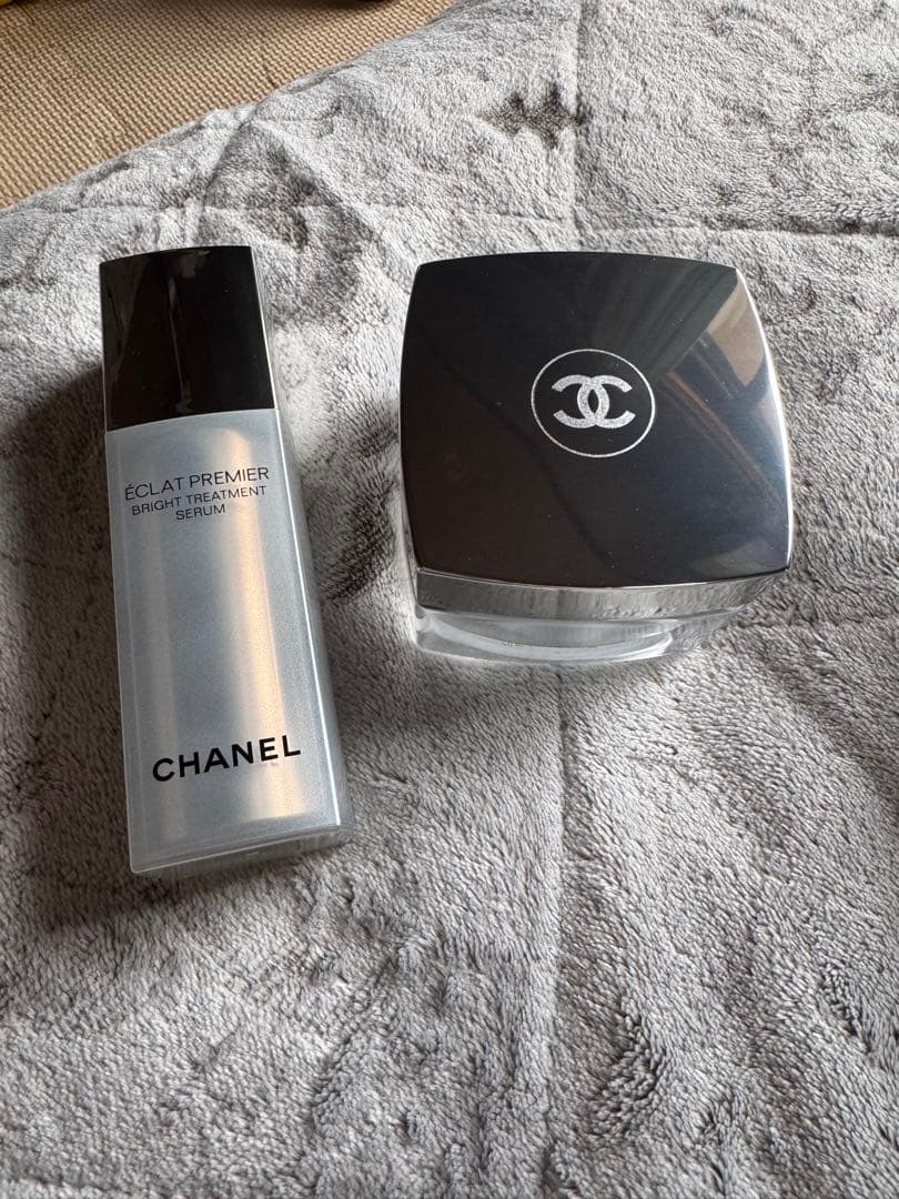 CHANELエクラプルミエブライトトリートメントセラム ブライトシルキークリーム