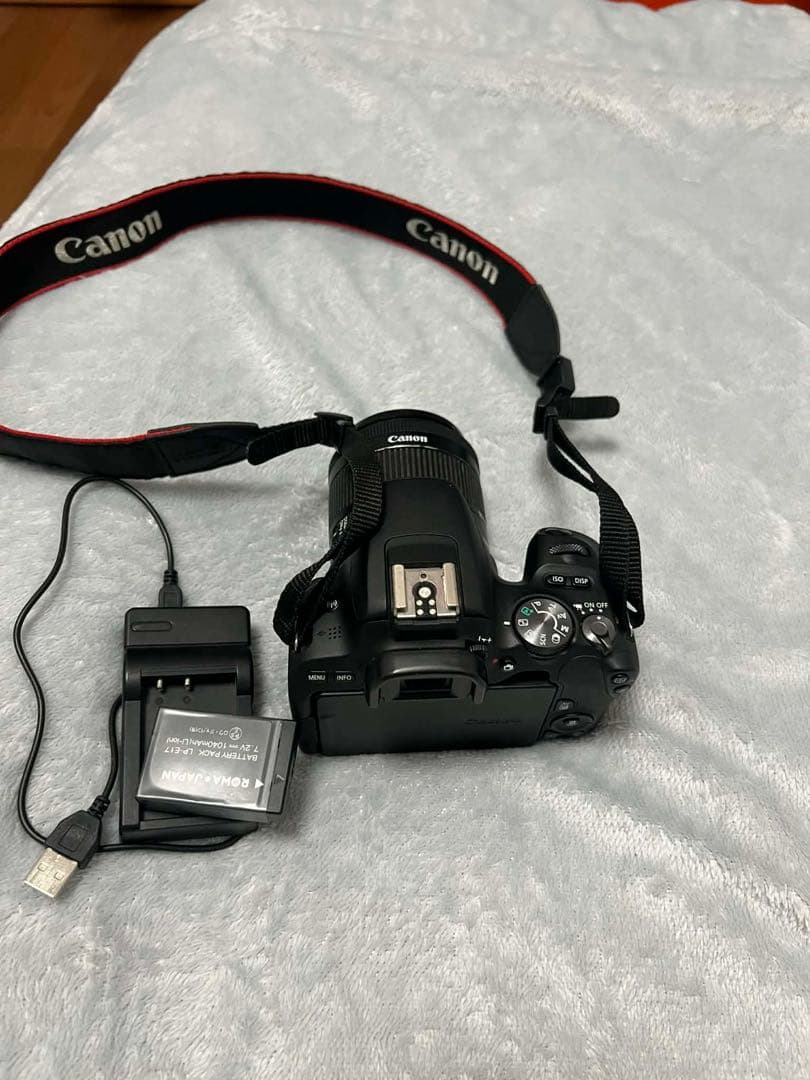ゆすけさん、Canon EOS Kiss X9 黒 本体　充電器
