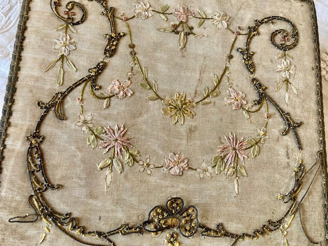 フランス アンティークリボン刺繍カルトナージュ ボックス シルク リボンワーク