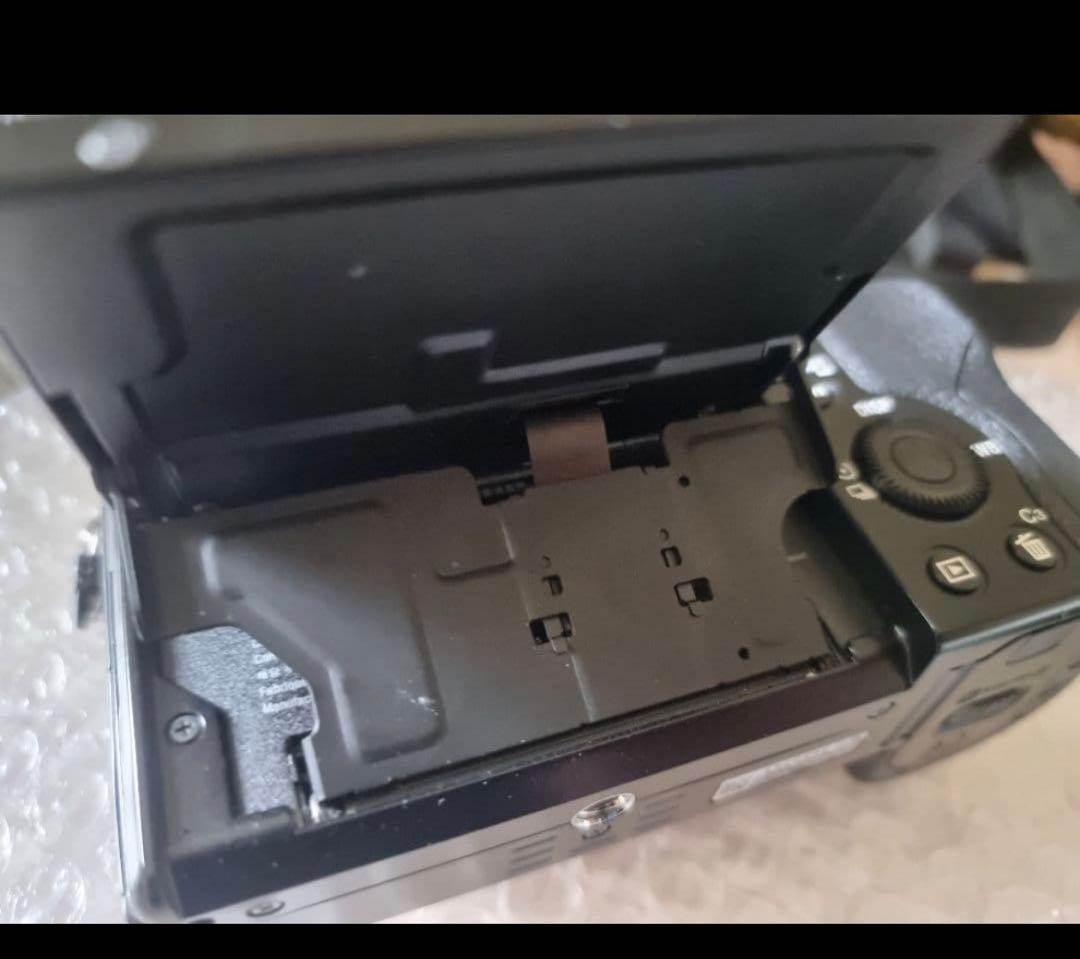 SONY α7 本体+バッテリー+充電器ミラーレス一眼カメラ
