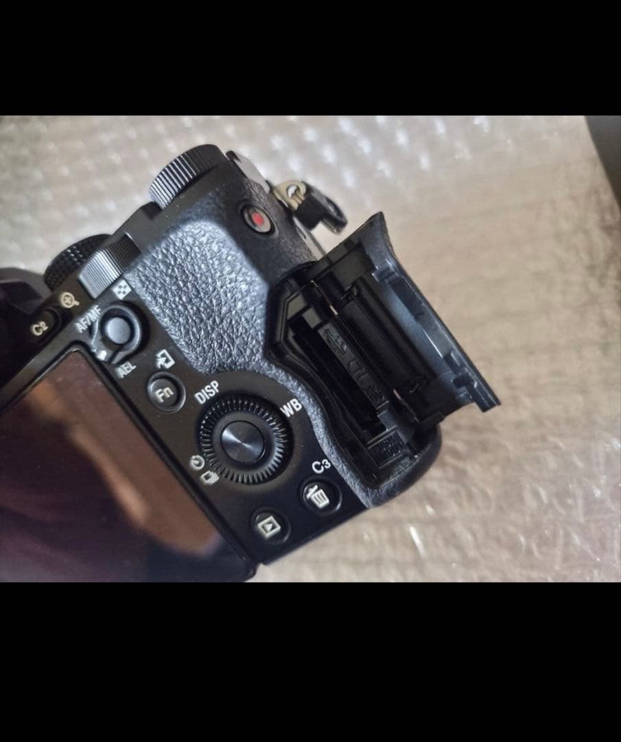 SONY α7 本体+バッテリー+充電器ミラーレス一眼カメラ