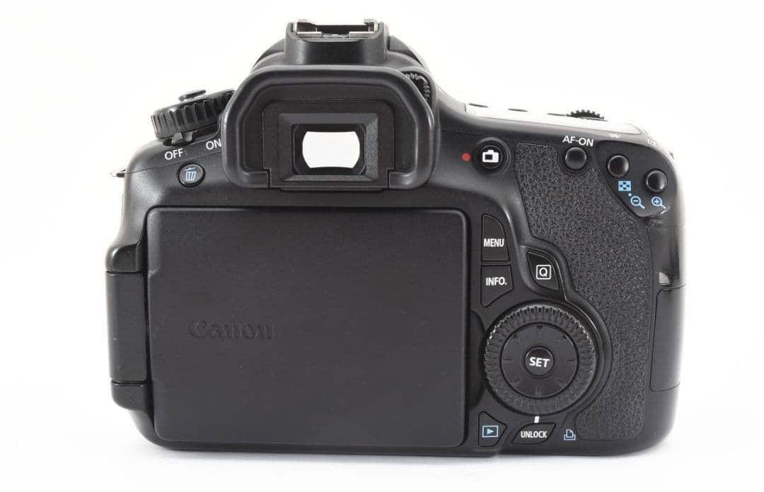 2月22日特別価格【超人気】Canon EOS Kiss X7i レンズキット
