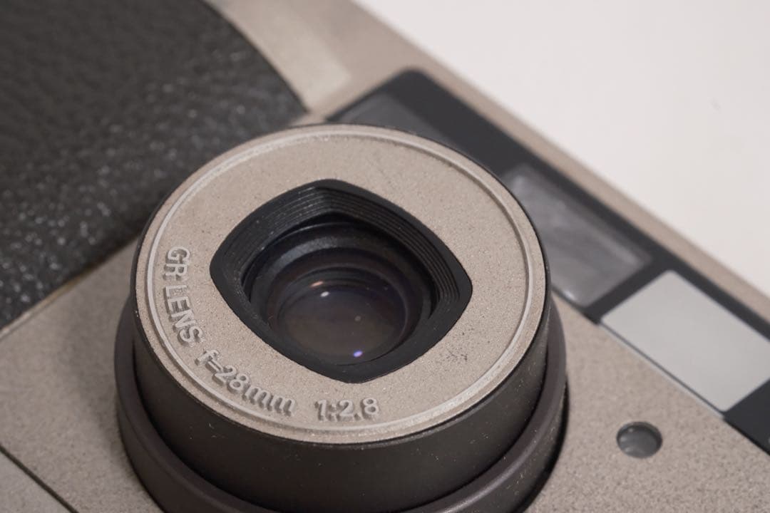 Ricoh GR1 デイト付シルバー コンパクトフィルムカメラ