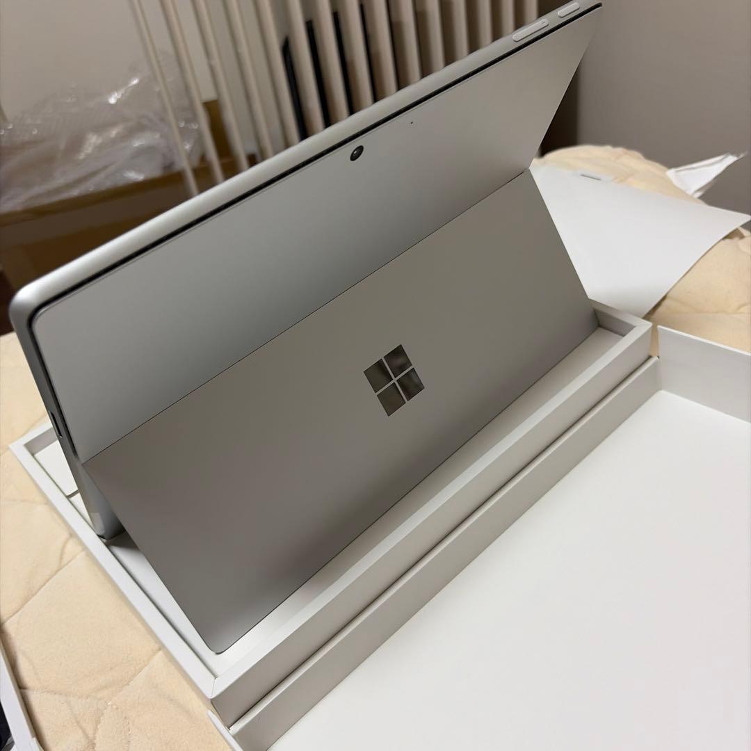 Surface Pro 第11世代 プラチナ 有機EL 箱付き【キーボード付】