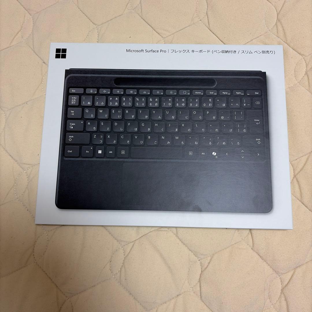 Surface Pro 第11世代 プラチナ 有機EL 箱付き【キーボード付】