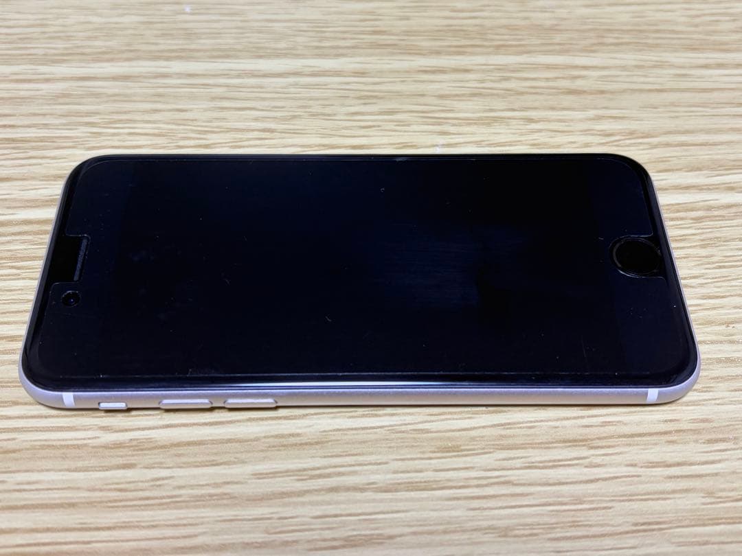 iPhone SE 第3世代 ホワイト 本体 USB-Cケーブル付き