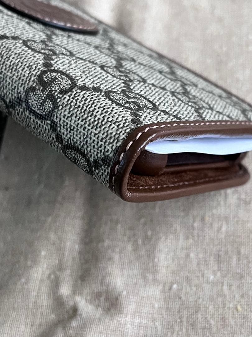 GUCCI iPhone15 手帳型ケース　新品　未使用