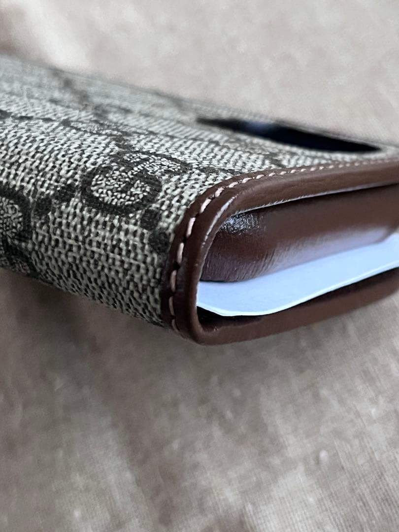 GUCCI iPhone15 手帳型ケース　新品　未使用