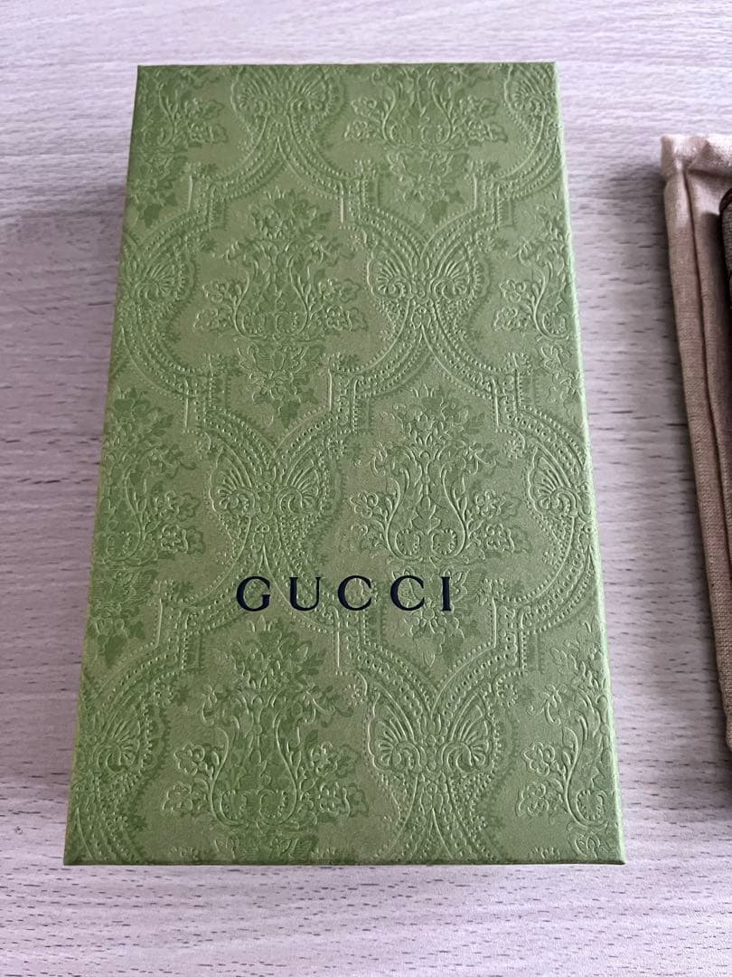 GUCCI iPhone15 手帳型ケース　新品　未使用