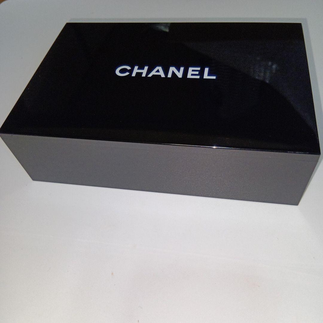 未使用に近い✨️シャネル CHANEL 蓋裏全面ミラー付き ジュエリーボックス