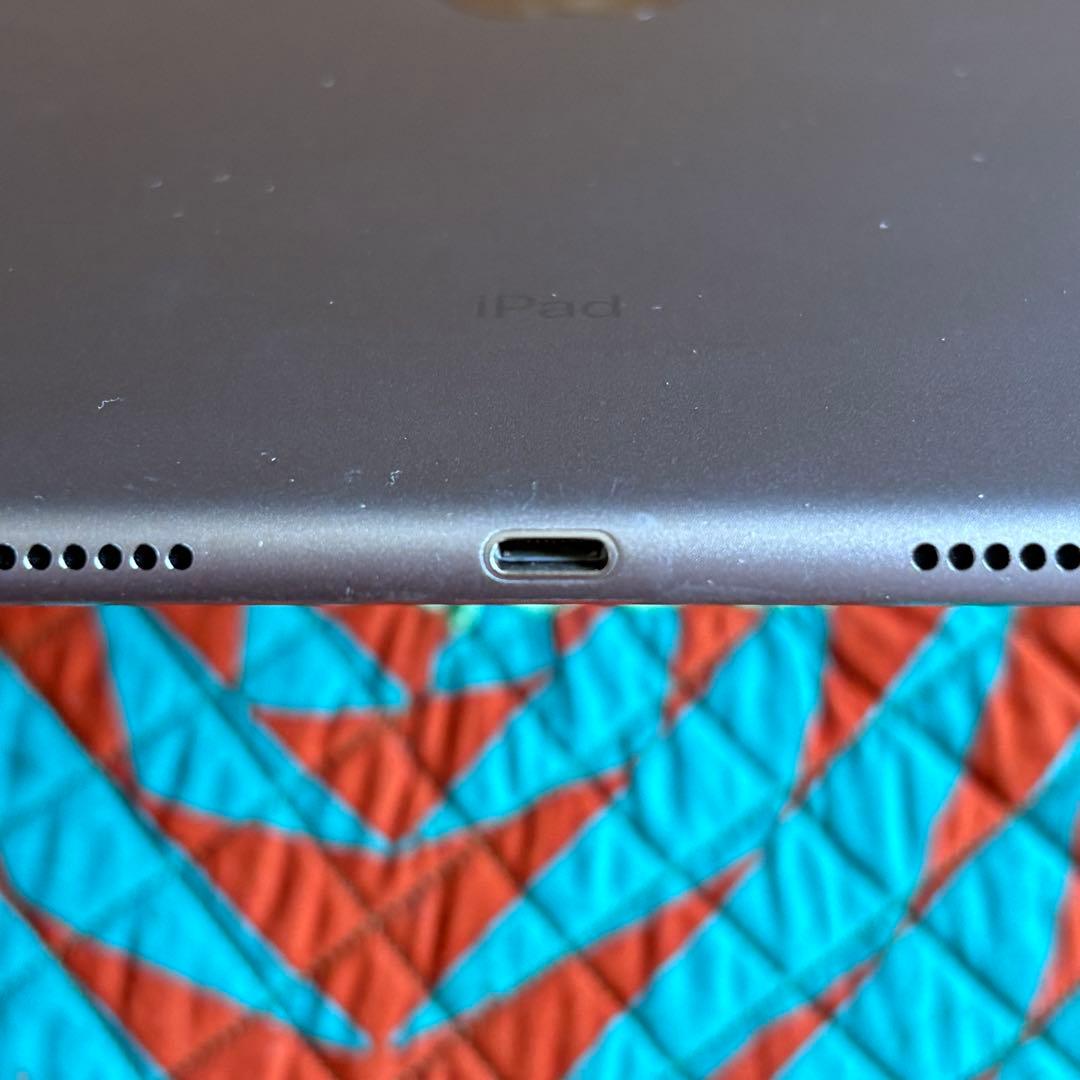 Apple iPad Pro(10.5インチ)本体スペースグレー