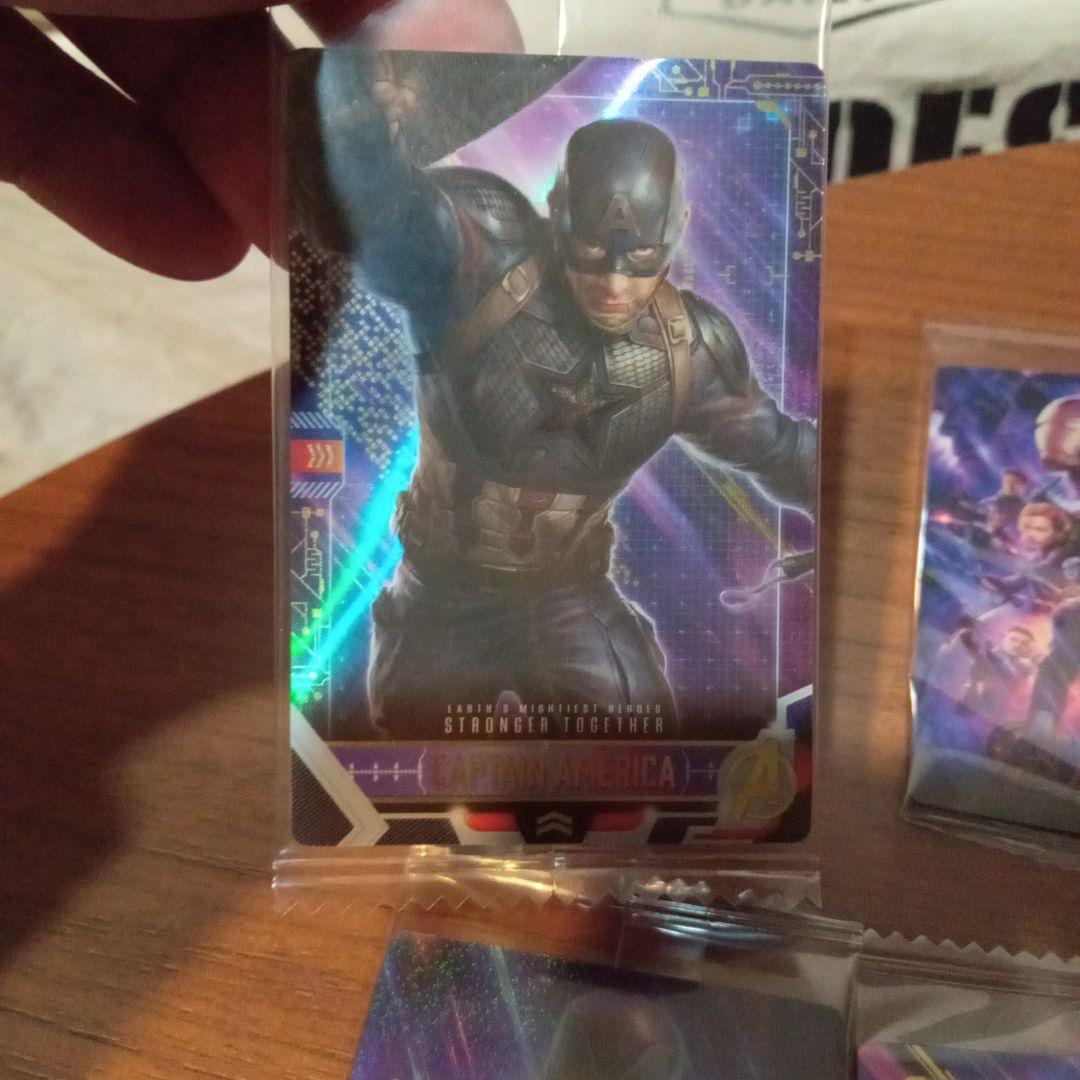 【未開封品】アベンジャーズカード　キラレア
