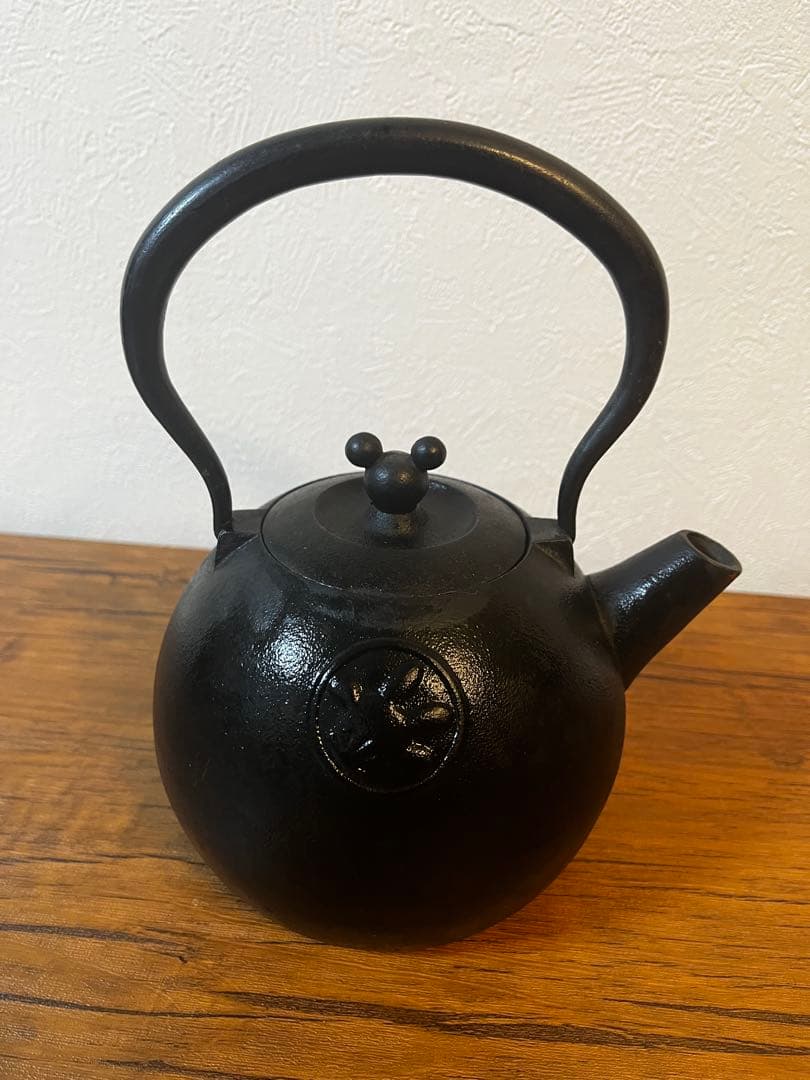 ディズニーデザインの南部鉄器（鉄瓶/急須）