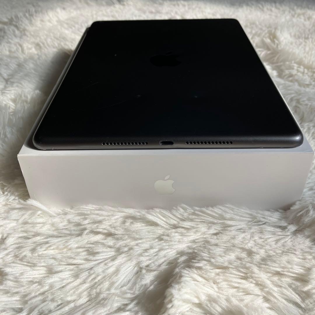 【完動品】iPad 第9世代 64GB 【すぐ発送】【付属品】