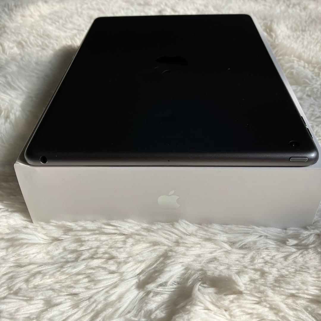 【完動品】iPad 第9世代 64GB 【すぐ発送】【付属品】