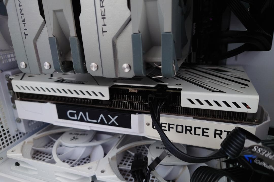 グラフィックボード・グラボ・ビデオカード RTX 3060 12GB GK-RTX3060-E12GB/OC/WHITE