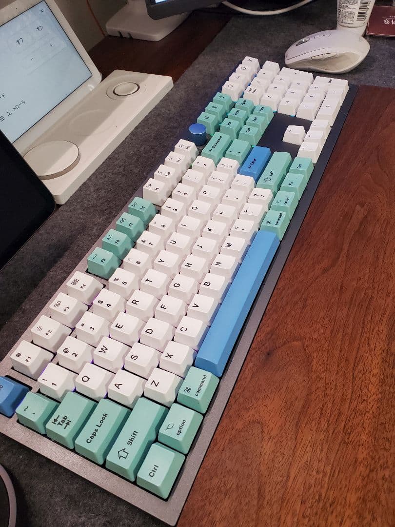Keychron Q6 + 純正キーキャップ +赤軸 108個