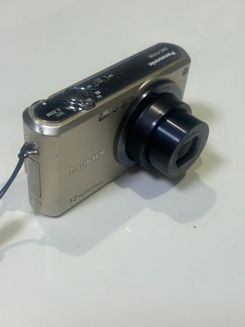 LUMIX DMC-FX100 12メガピクセル
