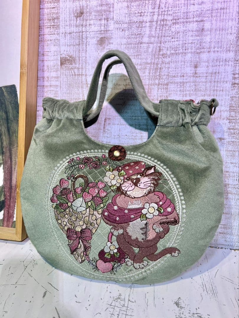 ロラライハリス♡ライトグリーンベロア♡刺繍のふんわり丸型絞りバッグS♡