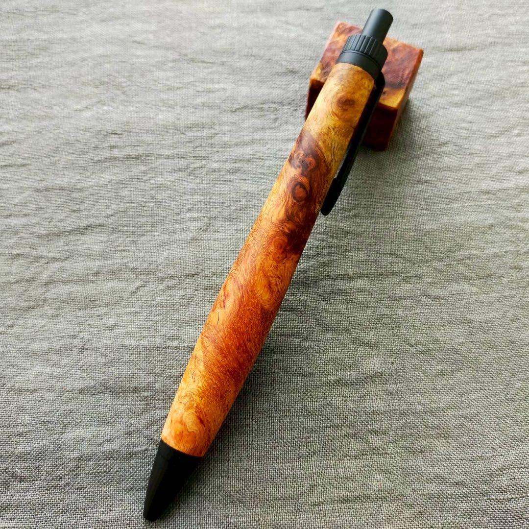 花梨瘤紅白　ハンドメイド　木軸ボールペン　G2　天然木　ブラック