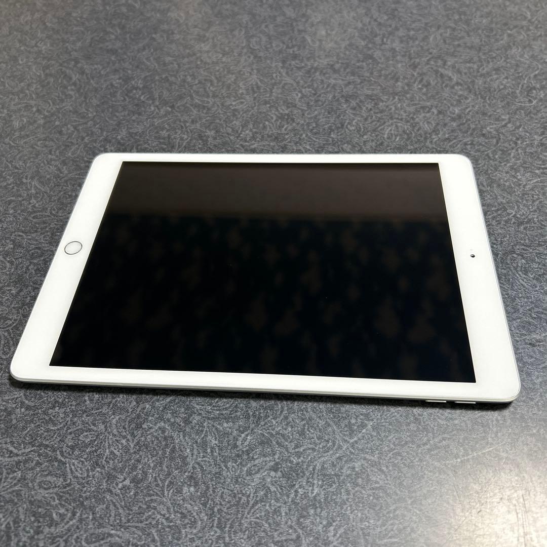 Apple iPad 第8世代 シルバー 本体