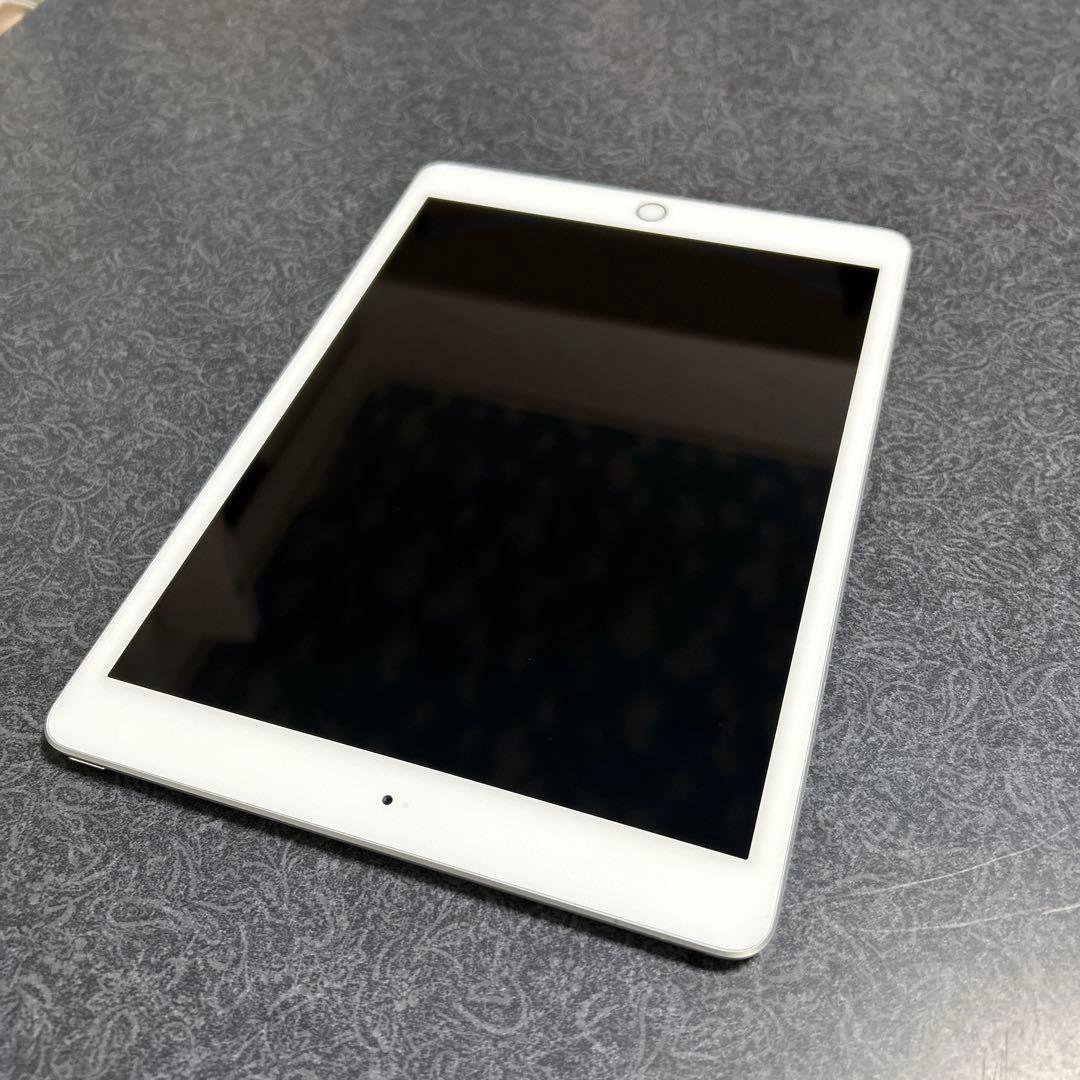 Apple iPad 第8世代 シルバー 本体