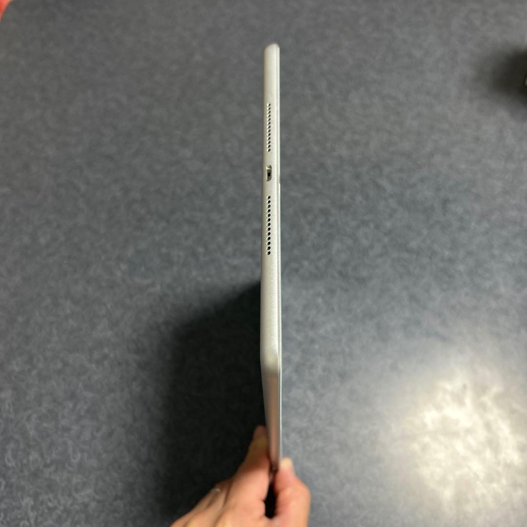 Apple iPad 第8世代 シルバー 本体