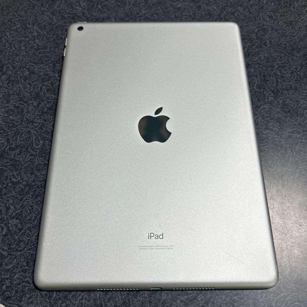 Apple iPad 第8世代 シルバー 本体
