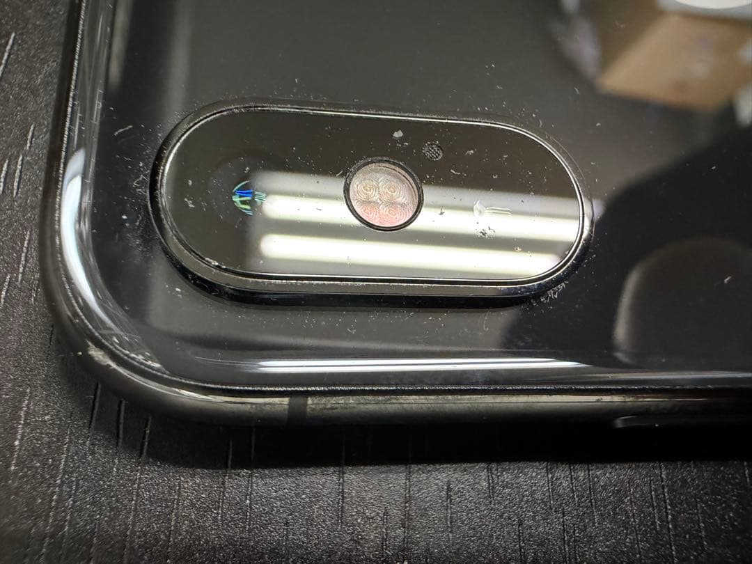 iPhoneXs 本体 SIMロックなし