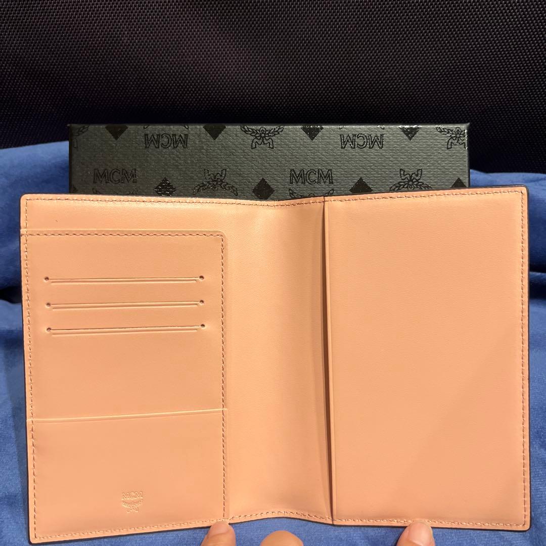 超美品✨レアMCM ウサギ パスポートケース